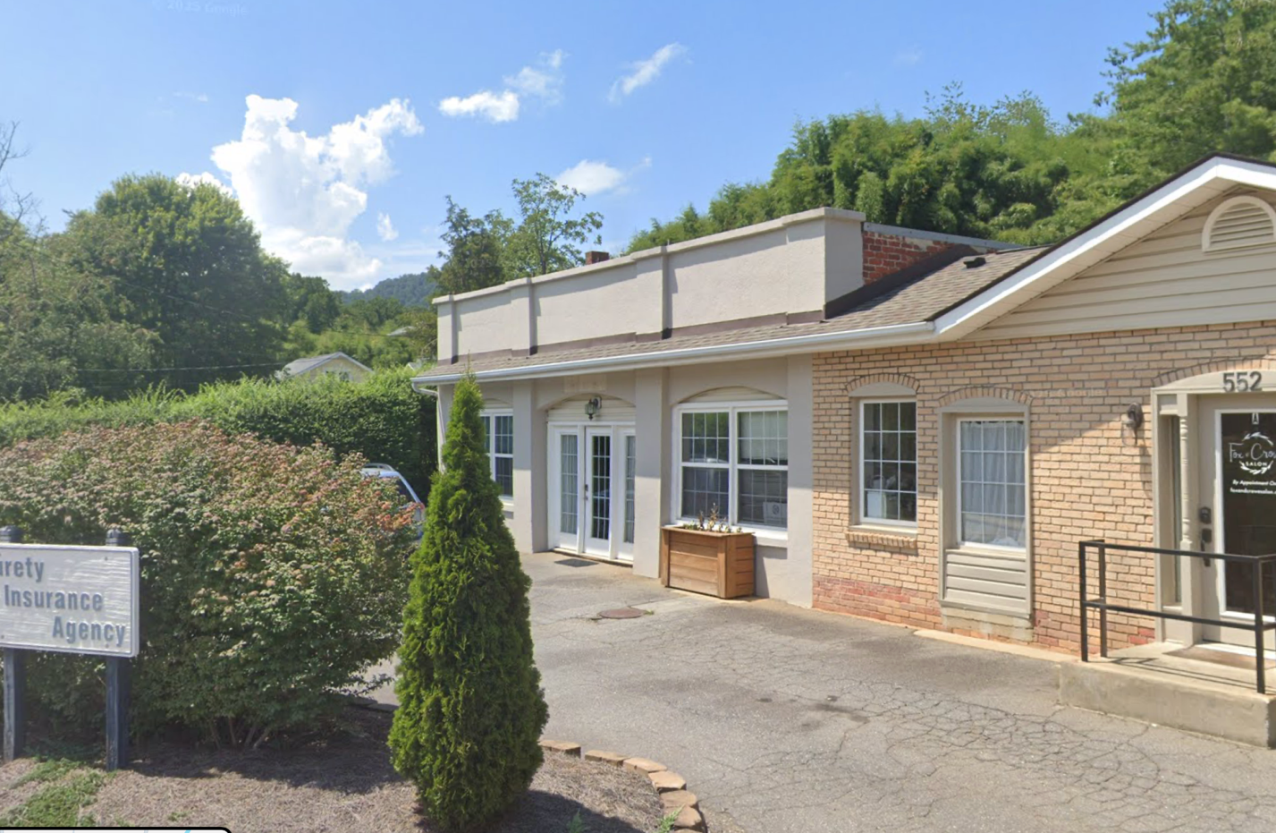 SF Counseling and Wellness office building at 552 New Haw Creek Road