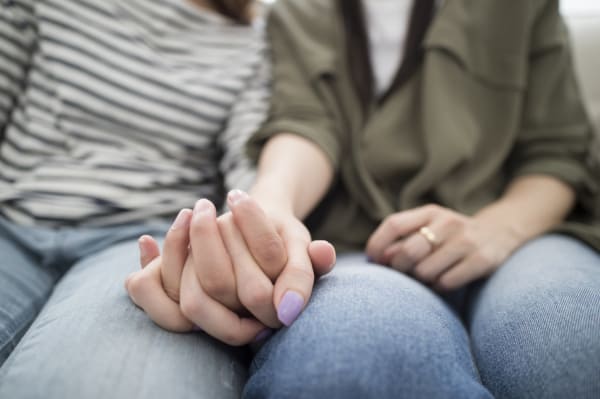couples-workshop-lgbtq-holding-hands-e1571421575856